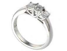 Three stone diamond and white gold ring - BT03
