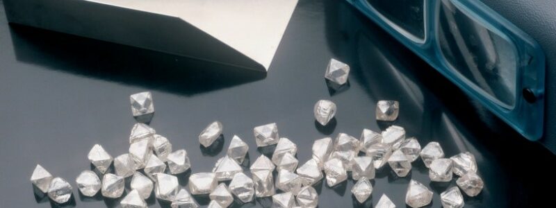 diamants bruts, forme octaèdre