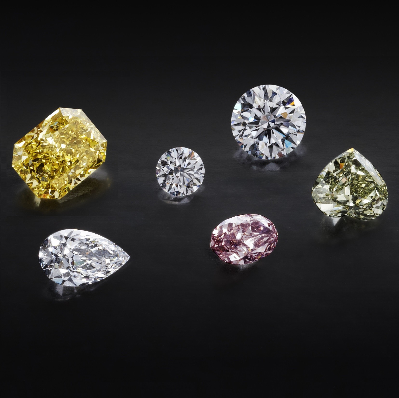 diamants de différentes couleur et formes